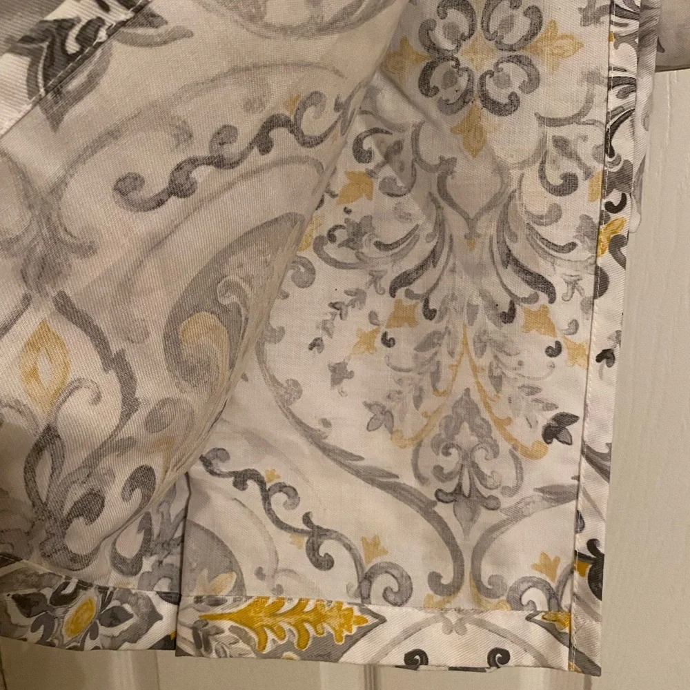 Tahari Shower Curtain Gray and Yellow Damask Tapestry. NWOT.